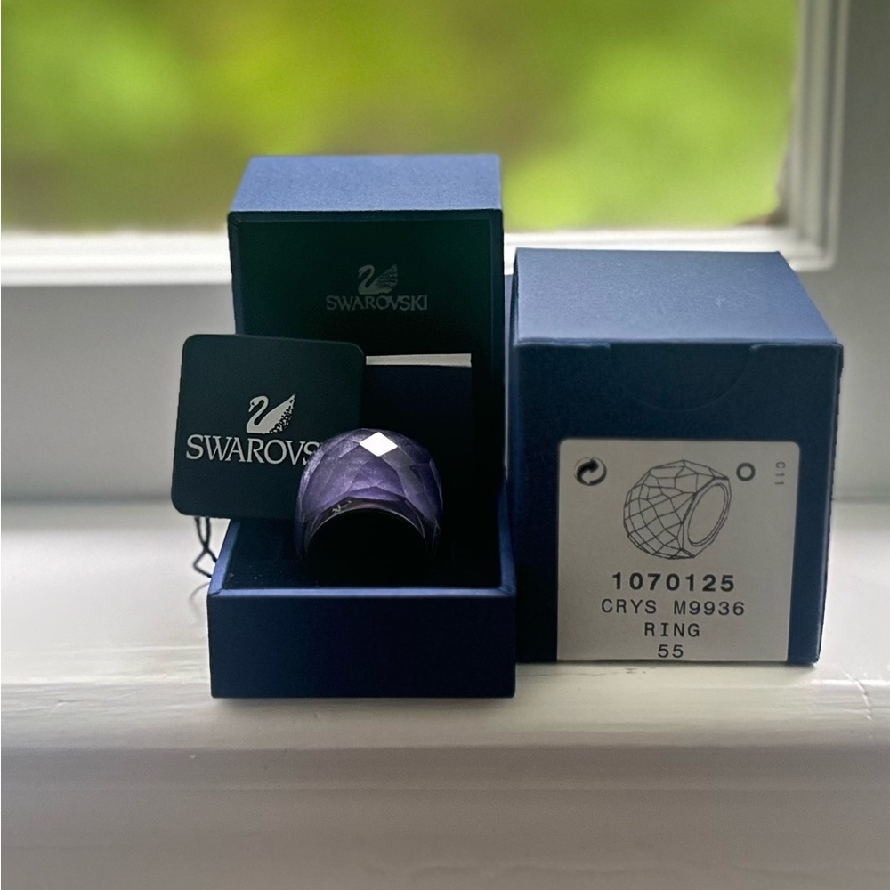 Original Swarovski Nirvana Cocktail Ring Purple Velvet Size 55 (US ring 6.5)